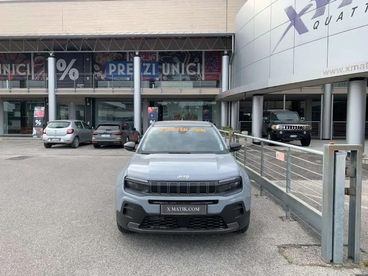 Nieuw Jeep Avenger Longitude 101 PK (74 kW) 2026 Grijs SUV