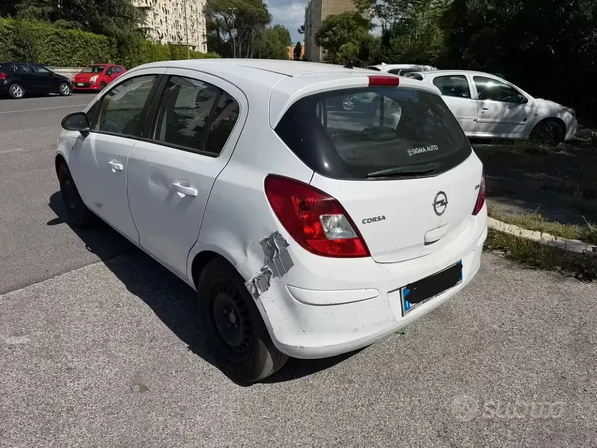 Usata Opel Corsa Edition 95 CV (69 kW) 2015 Bianco Utilitaria