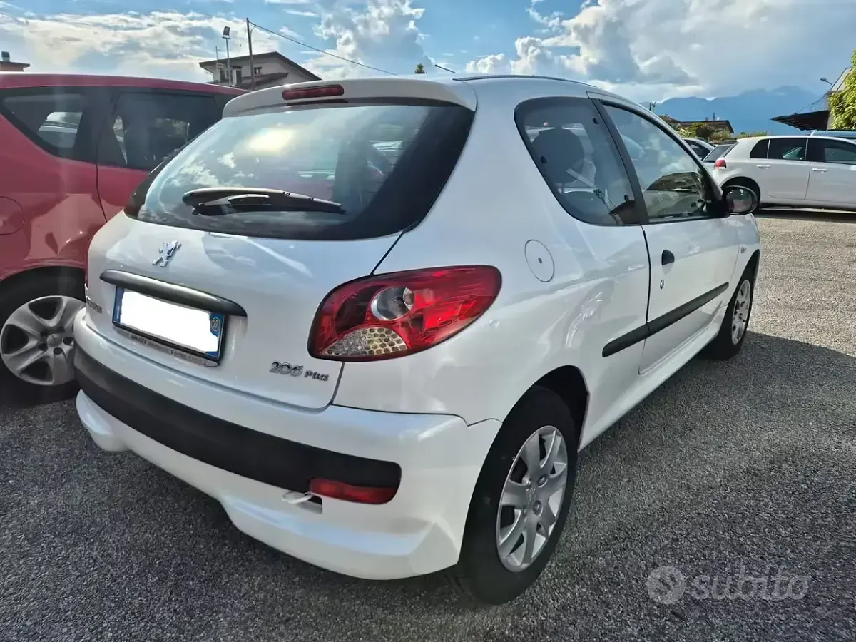 Usata Peugeot 206 60 CV (44 kW) 2009 Bianco Berlina