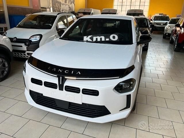 Nuova Lancia Ypsilon 100 CV (73 kW) 2025 Bianco(met.) Utilitaria