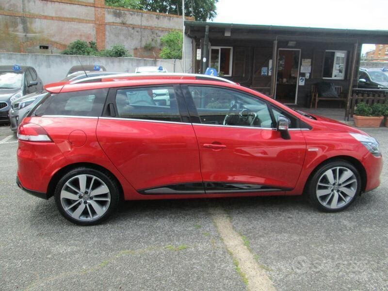 Usata Renault Clio GrandTour 90 CV (66 kW) 2015 Rosso Station wagon