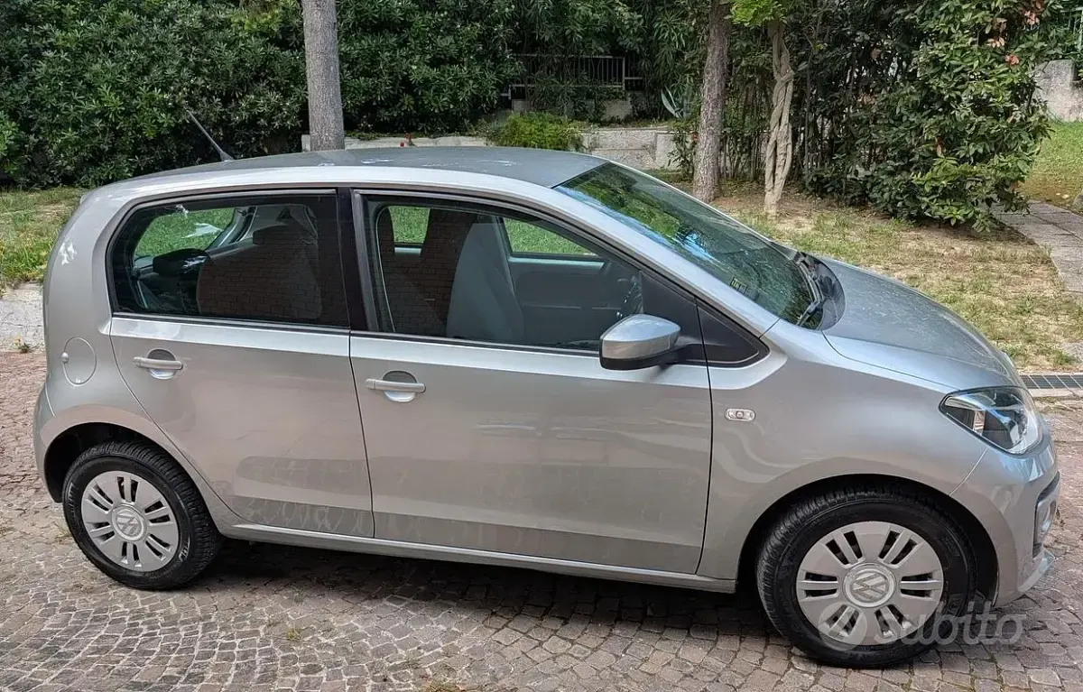 Usata VW up! 2013 Utilitaria