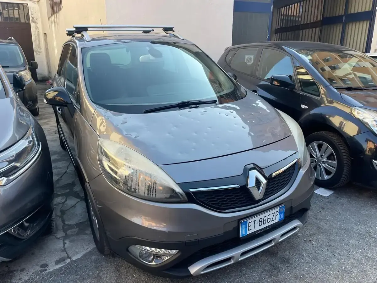 Usata Renault Scenic E-Tech XMOD 110 CV (80 kW) 2014 Grigio Monovolume
