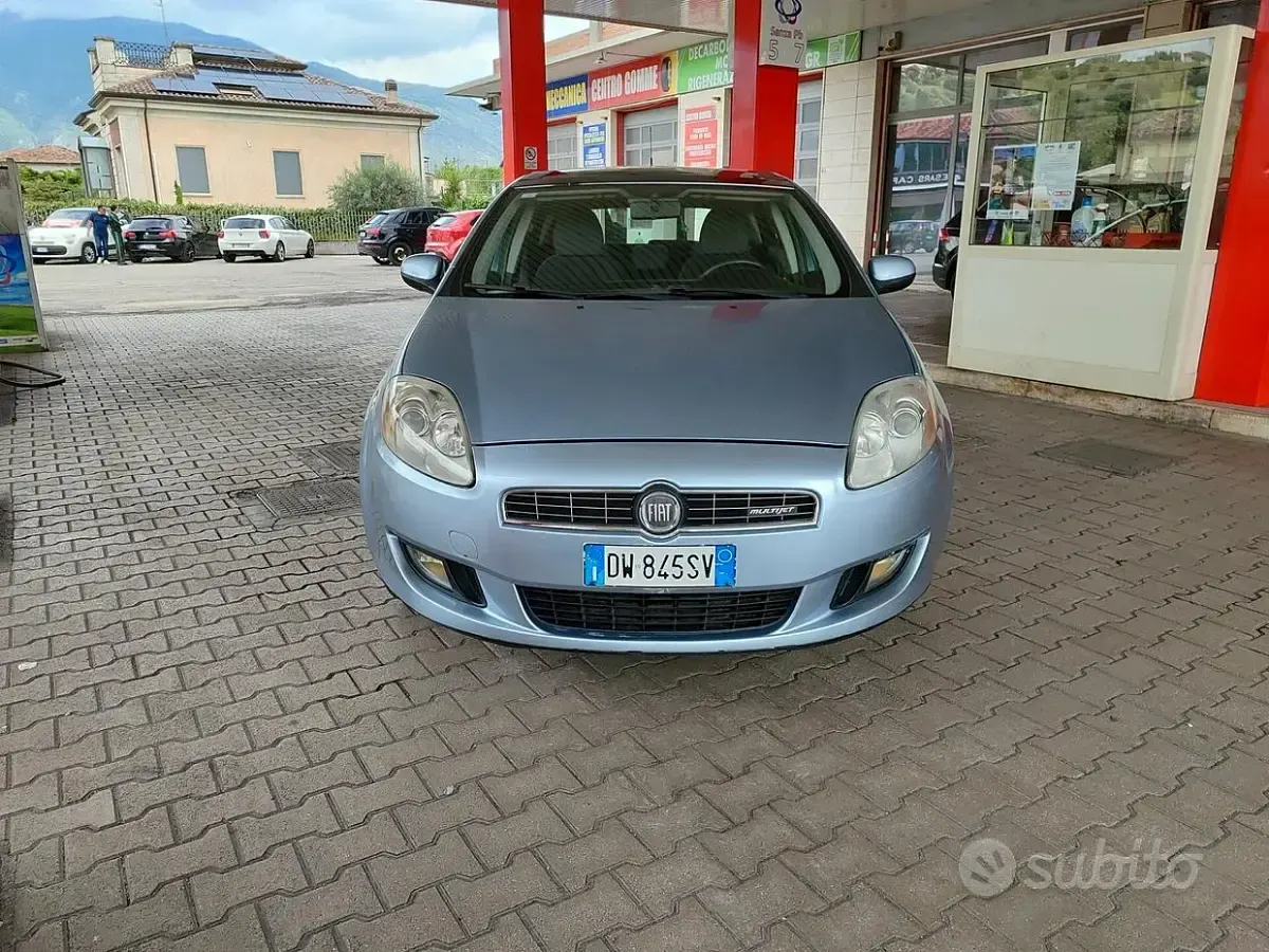 Usata Fiat Bravo Dynamic 120 CV (88 kW) 2009 Blu Utilitaria
