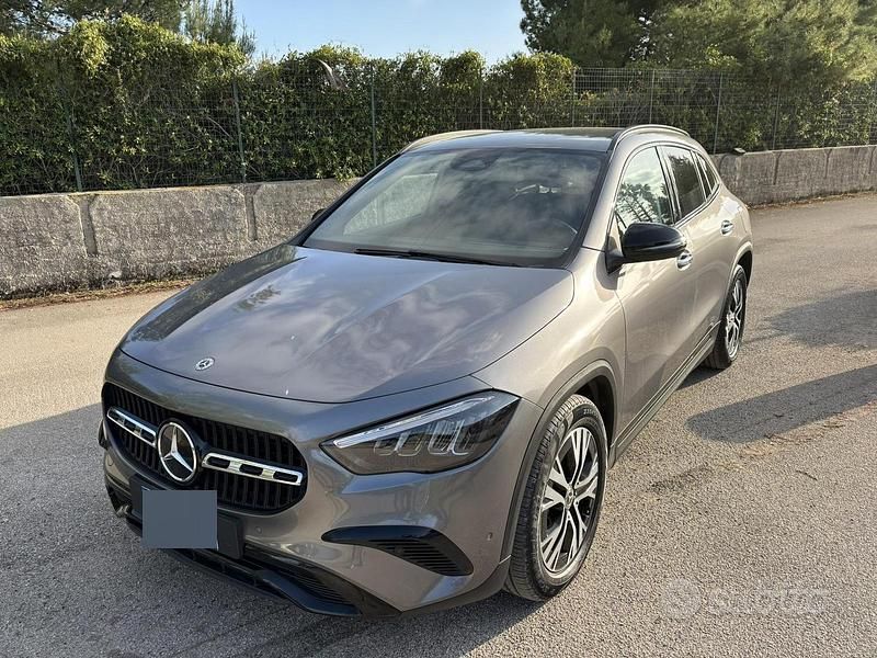 Usata Mercedes GLA200 150 CV (110 kW) 2023 Grigio SUV
