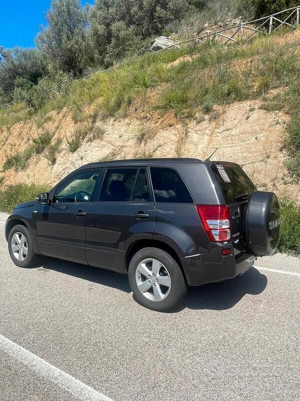 Usata Suzuki Grand Vitara 129 CV (94 kW) 2010 Grigio SUV