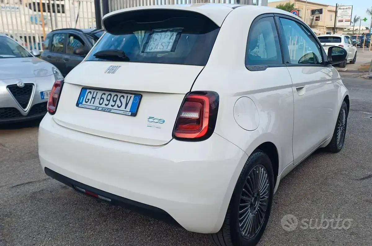 Usata Fiat 500e La Prima 42 kW (58 CV) 2022 Bianco Berlina