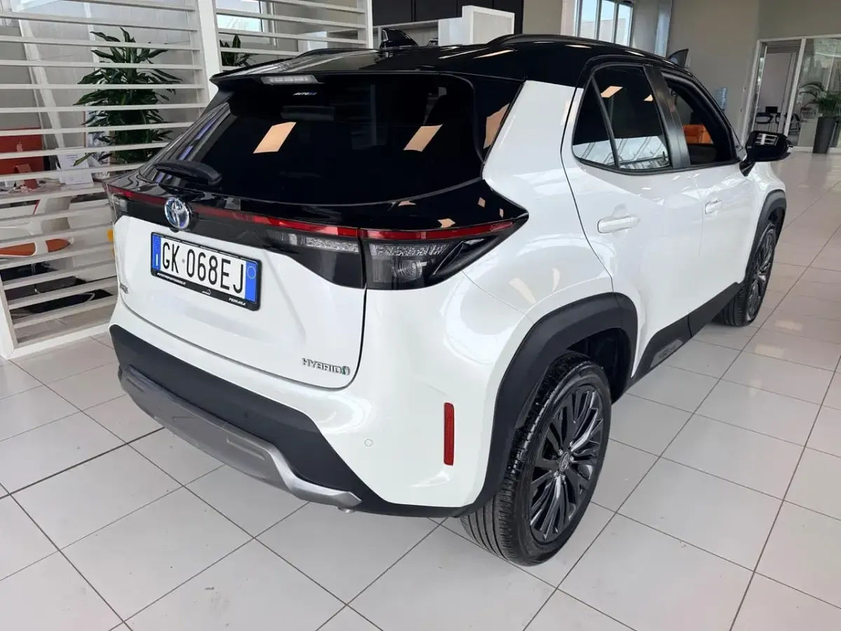 Usata Toyota Yaris Cross 92 CV (67 kW) 2022 Bianco SUV