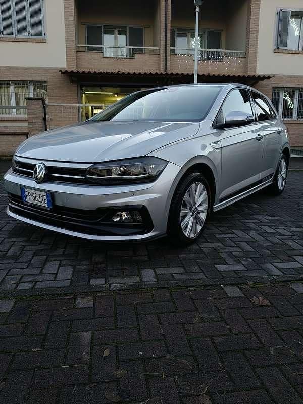 Usata VW Polo R-line 95 CV (69 kW) 2018 Argento Berlina