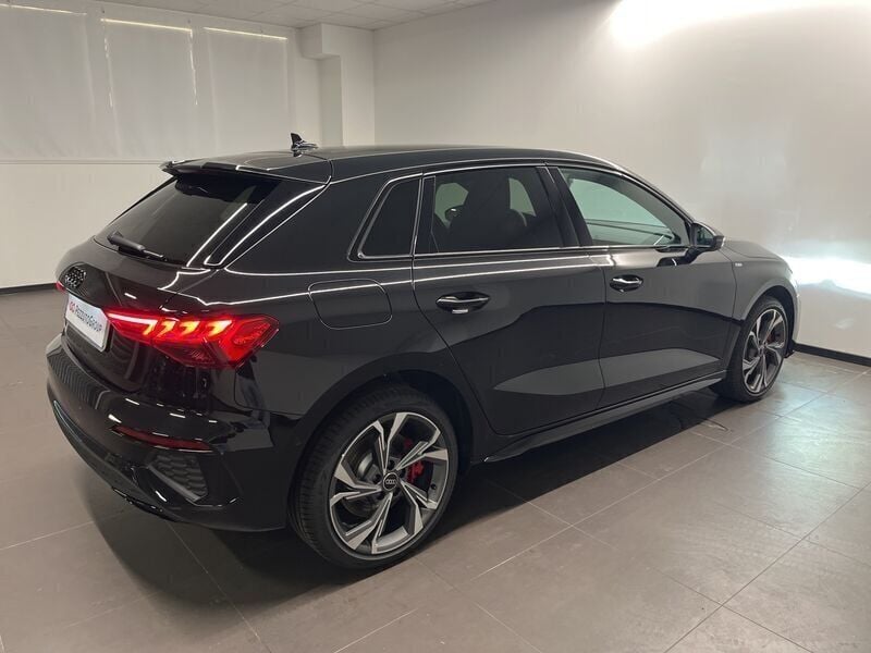 Nuova Audi A3 e-tron Ambiente 272 CV (200 kW) 2025 Nero Utilitaria