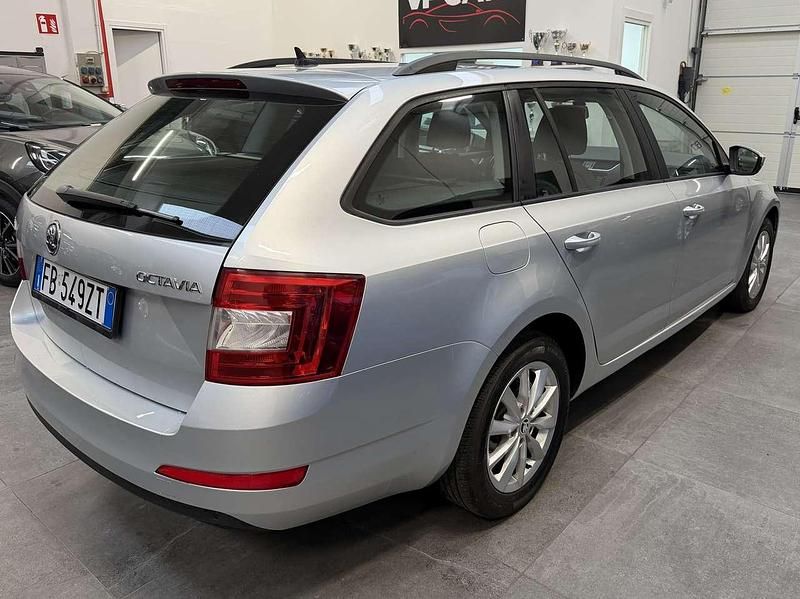 Usata Skoda Octavia Ambiente 110 CV (80 kW) 2016 Other Utilitaria
