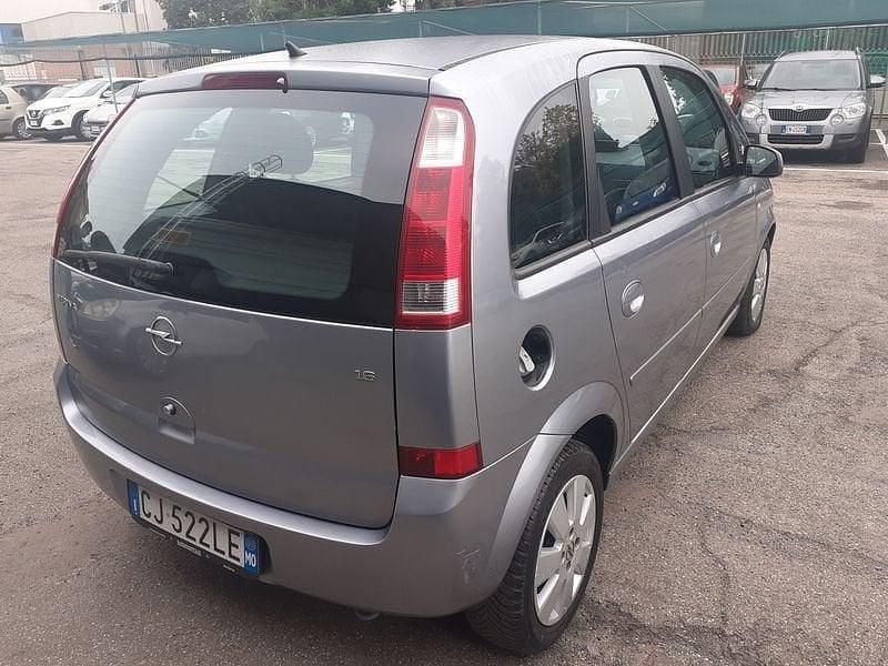 Usata Opel Meriva 101 CV (74 kW) 2003 Argento Monovolume