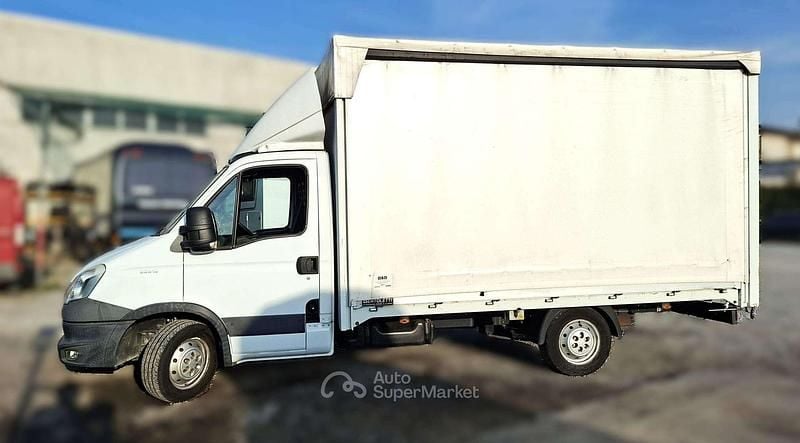 Usata Iveco Daily 145 CV (106 kW) 2013 Bianco Furgone