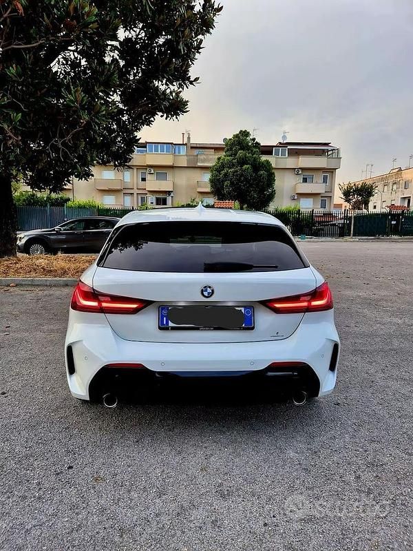 Usata BMW 118 Efficient Dynamics 150 CV (110 kW) 2023 Bianco Utilitaria