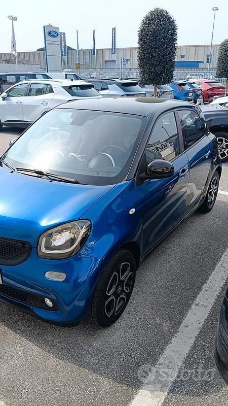 Usata Smart ForFour Passion 71 CV (52 kW) 2016 Blu Utilitaria