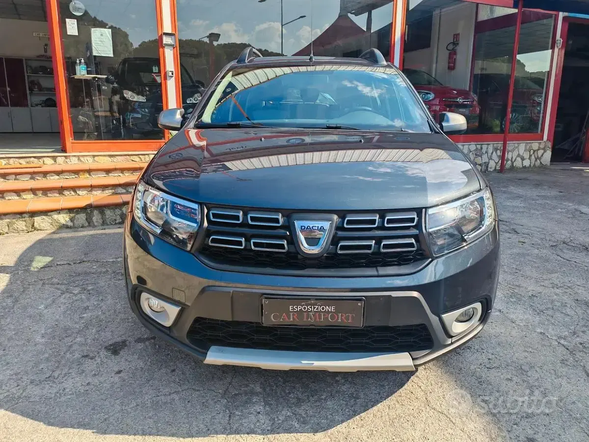 Usata Dacia Sandero Stepway 90 CV (66 kW) 2017 Grigio Berlina