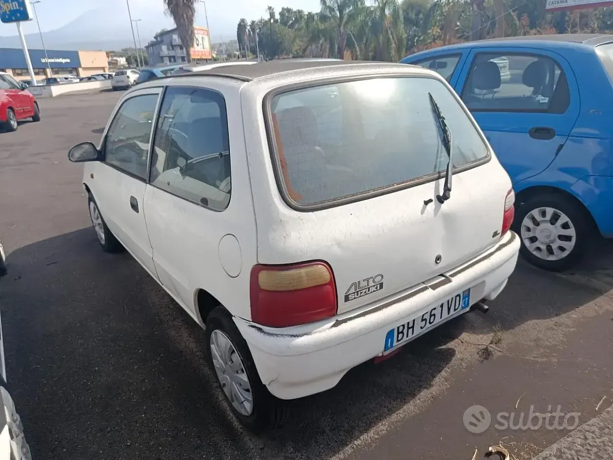 Usata Suzuki Alto 54 CV (39 kW) 2000 Bianco Utilitaria