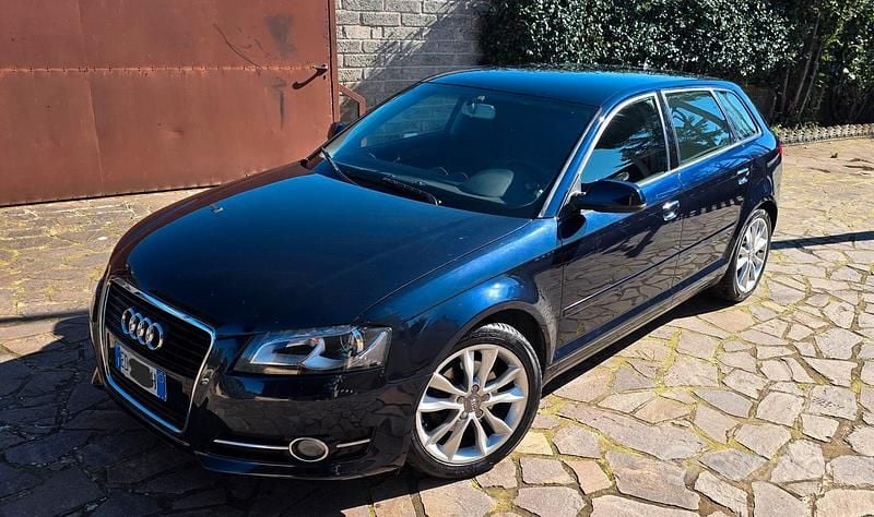 Usata Audi A3 140 CV (102 kW) 2010 Blu Utilitaria