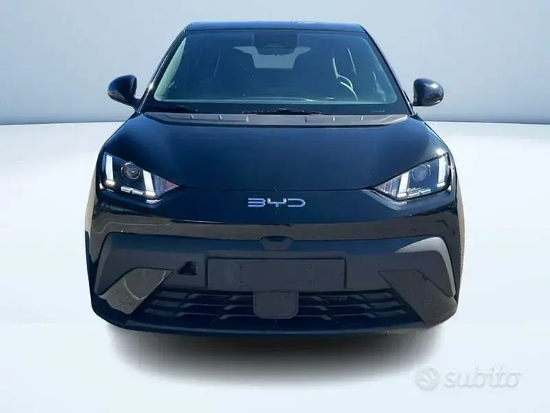 Nuova BYD Dolphin Surf Active 2026 Nero Utilitaria