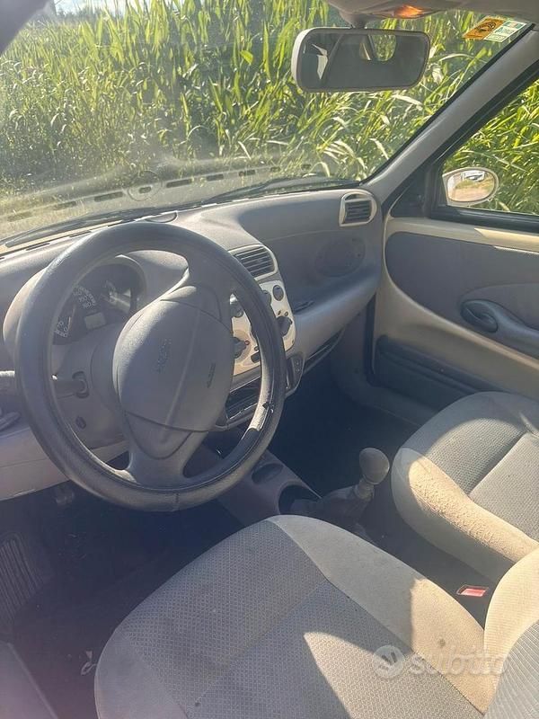 Usata Fiat 600 54 CV (39 kW) 2007 Utilitaria