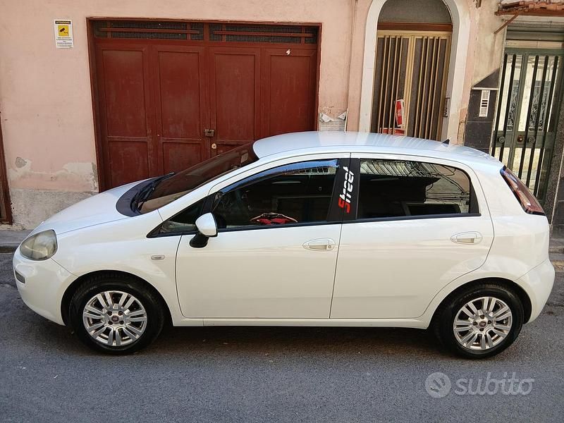 Usata Fiat Punto 75 CV (55 kW) 2013 Bianco Utilitaria