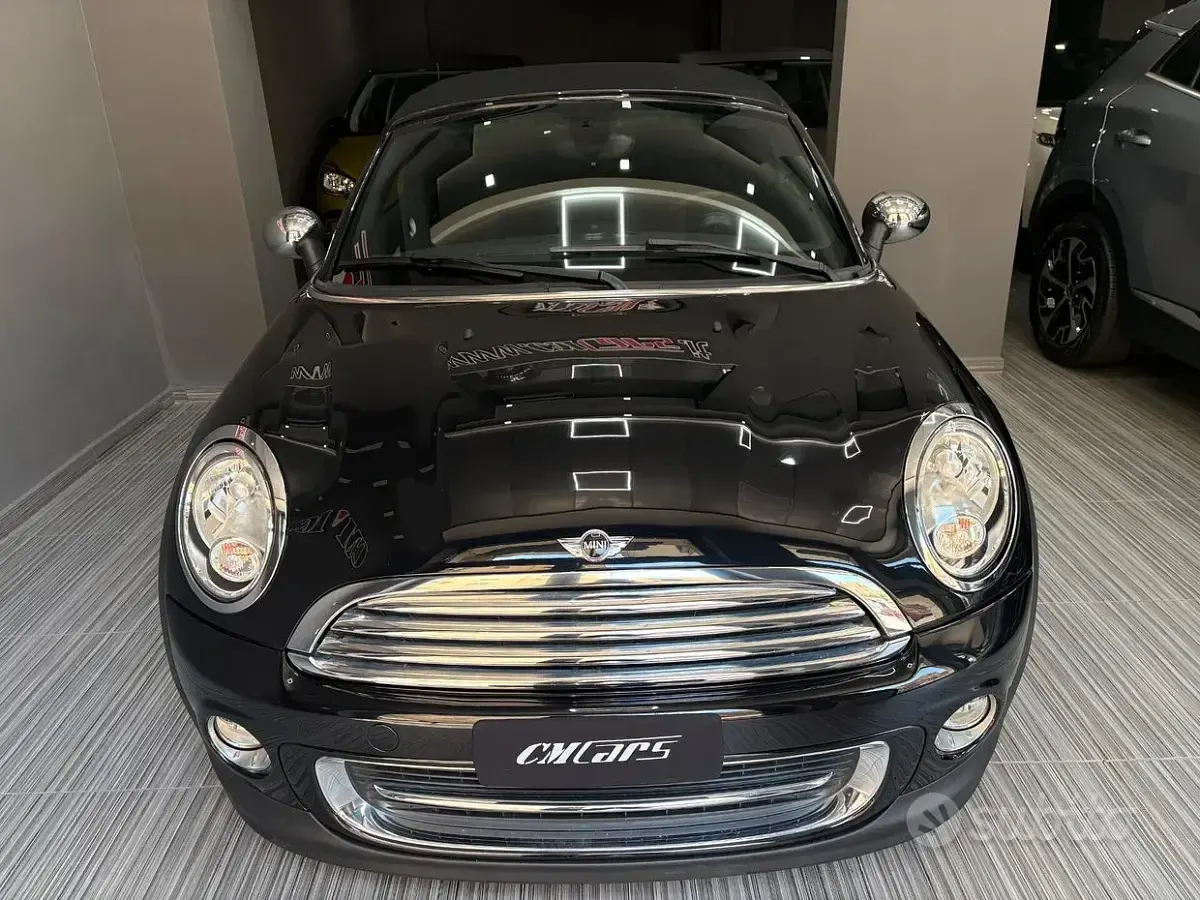 Usata Mini Cooper Cabriolet 122 CV (89 kW) 2012 Nero Cabrio