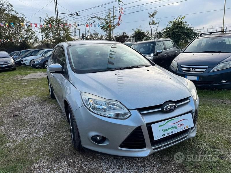 Usata Ford Focus 115 CV (84 kW) 2012 Argento Station wagon