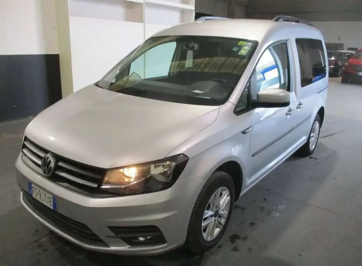 Usata VW Caddy 102 CV (75 kW) 2018 Argento Monovolume