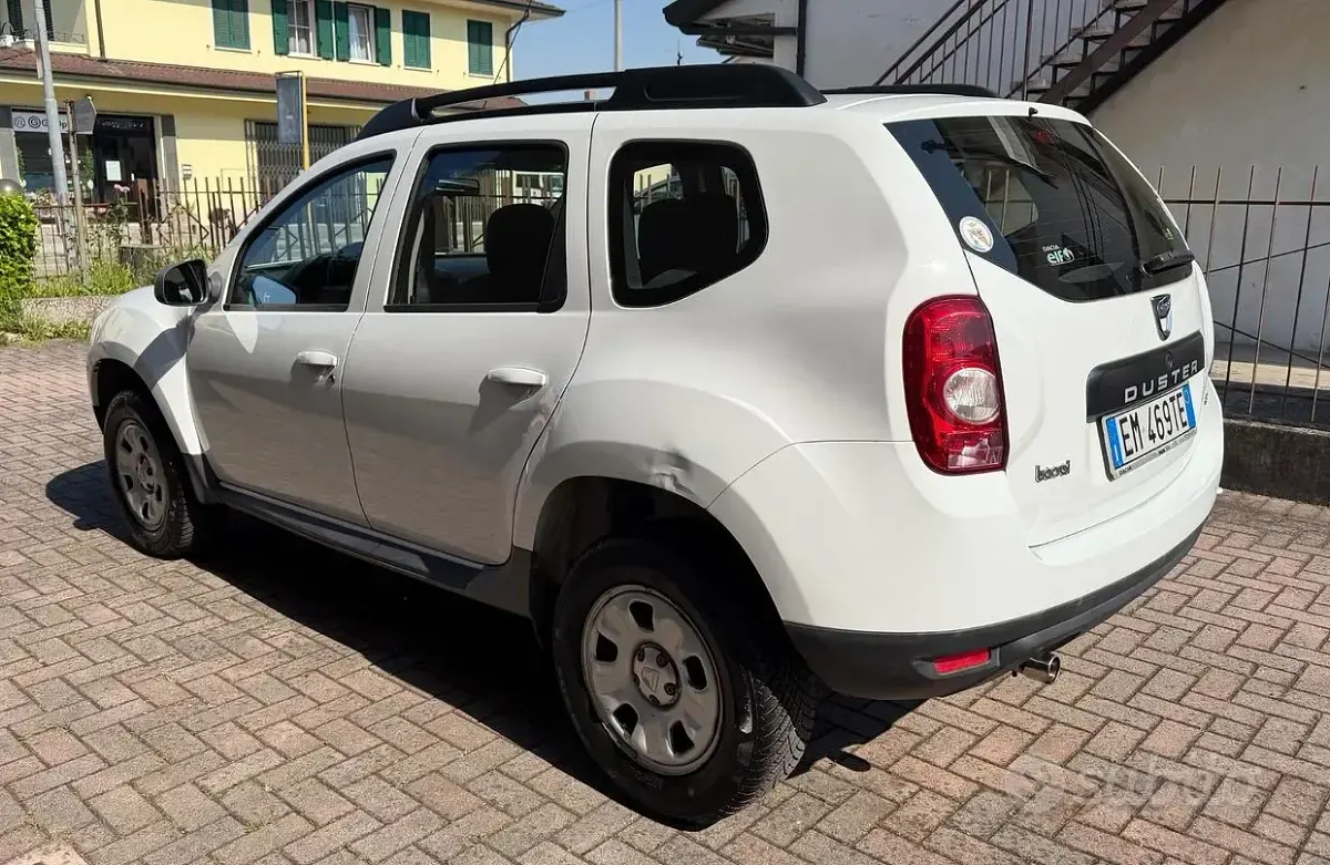 Usata Dacia Duster 90 CV (66 kW) 2012 Bianco SUV