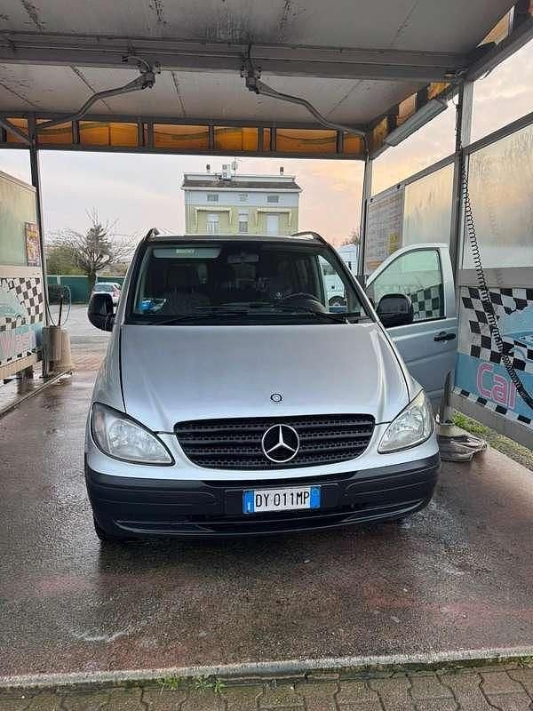 Usata Mercedes Vito 150 CV (110 kW) 2009 Grigio Furgone