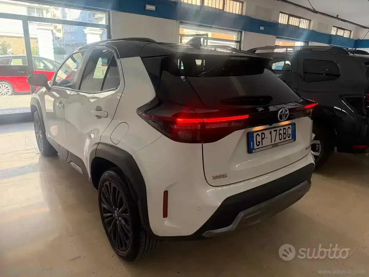 Usata Toyota Yaris Cross 92 CV (67 kW) 2023 Bianco SUV