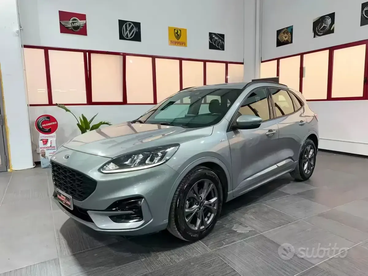 Usata Ford Kuga ST-Line 120 CV (88 kW) 2022 Grigio SUV