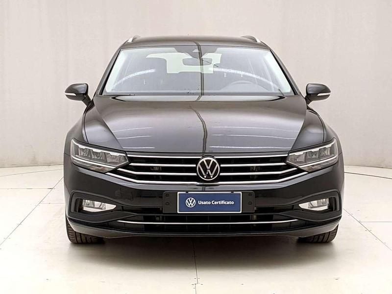 Nero Usata 2023 VW Passat Business Station wagon | 30.900 € (Buon prezzo) - Immagine 1/4