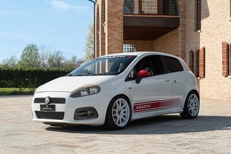 Usata Abarth Grande Punto 155 CV (114 kW) 2009 Utilitaria