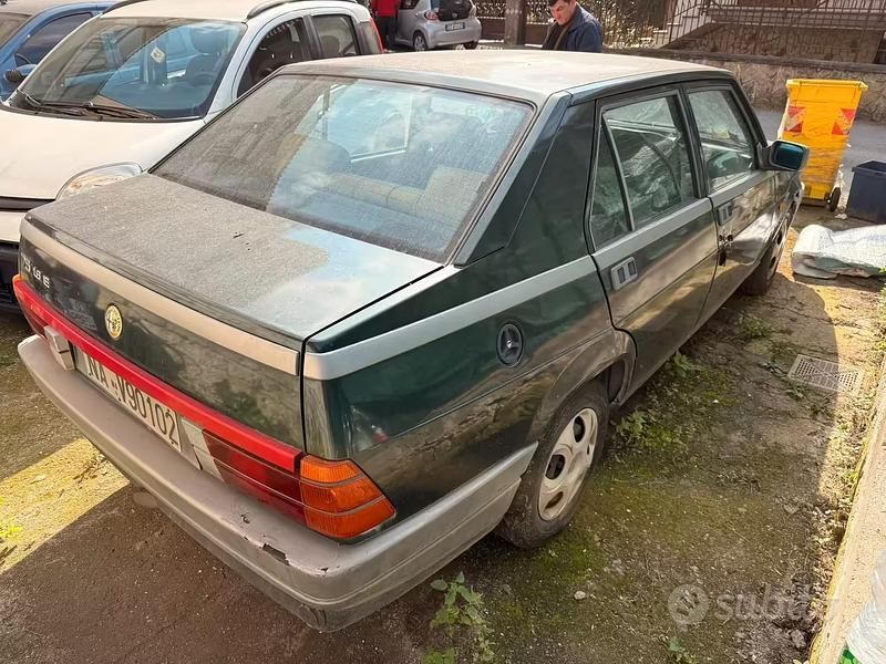 Usata Alfa Romeo 75 103 CV (75 kW) 1991 Verde Berlina