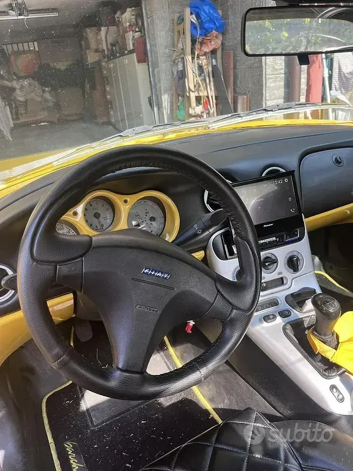 Usata Fiat Barchetta 131 CV (96 kW) 2002 Giallo Cabrio