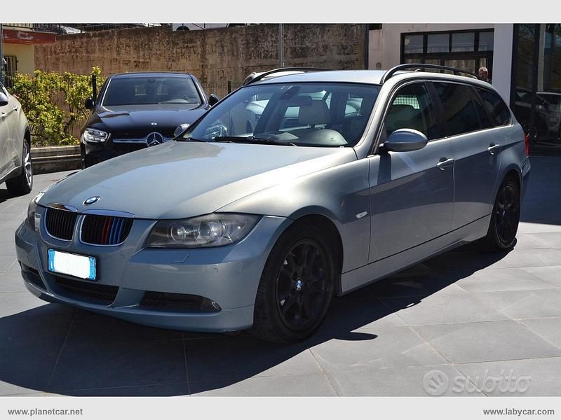 Usata 2006 BMW 320 Station wagon | 2500 € (Buon prezzo) - Immagine 1/4