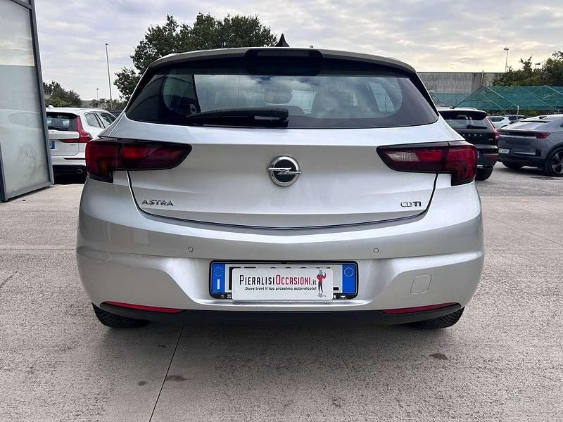 Usata Opel Astra Innovation 110 CV (80 kW) 2016 Argento Berlina