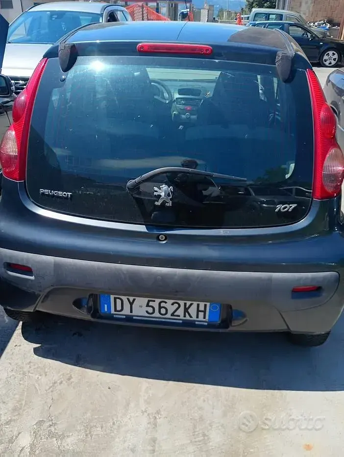 Usata Peugeot 107 68 CV (50 kW) 2009 Nero Utilitaria