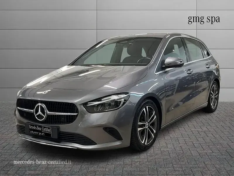 Usata Mercedes B180 Advanced 116 CV (85 kW) 2023 Grigio Utilitaria