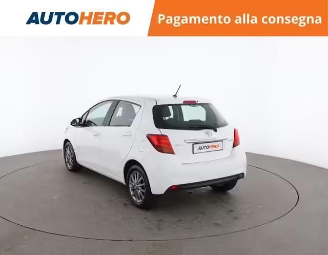 Usata Toyota Yaris Active 90 CV (66 kW) 2015 Bianco Utilitaria