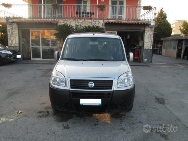 Usata Fiat Doblò 103 CV (75 kW) 2006 Grigio Monovolume