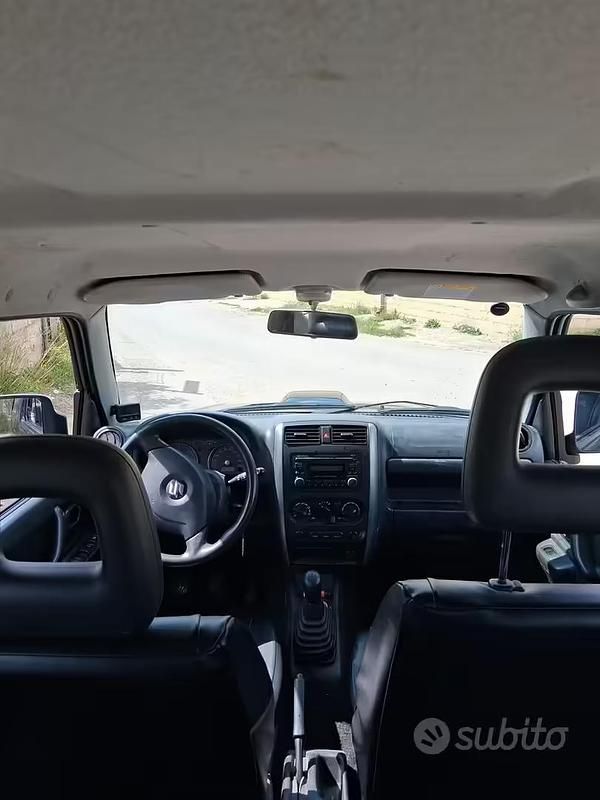 Usata Suzuki Jimny 86 CV (63 kW) 2008 Nero SUV
