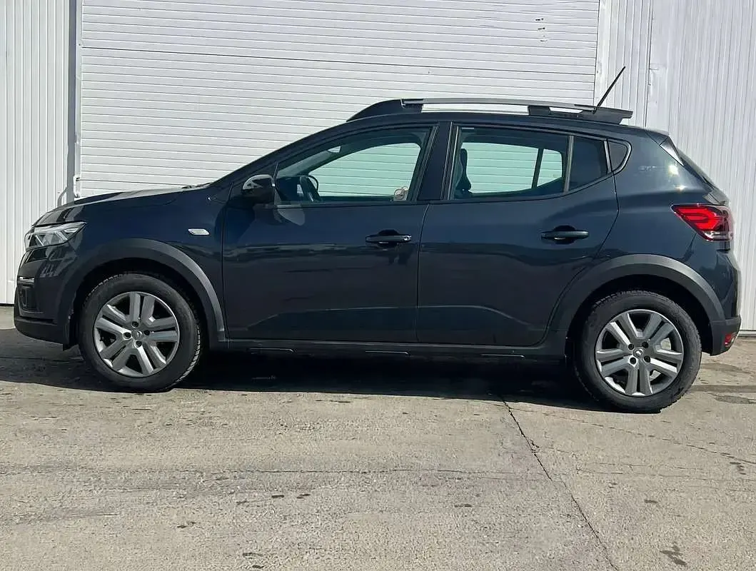 Usata Dacia Sandero Comfort 90 CV (66 kW) 2022 Grigio Berlina