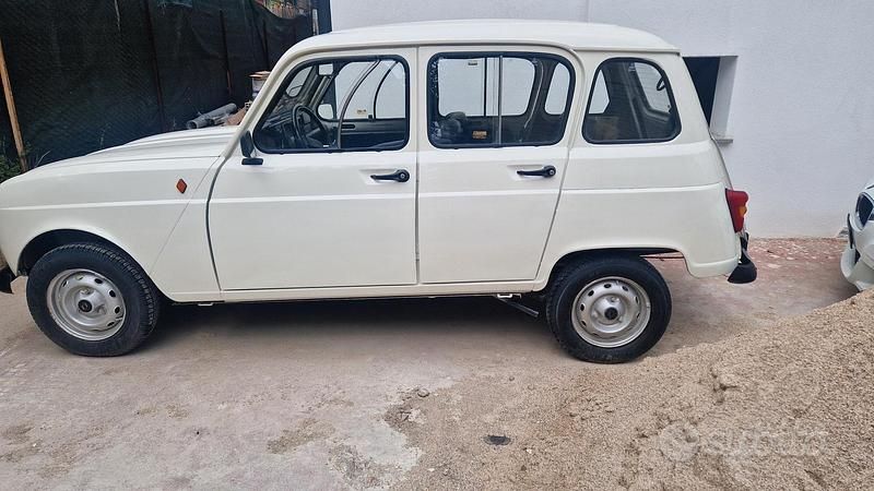 Usata 1984 Renault R4 Due volumi | 2999 € - Immagine 1/4