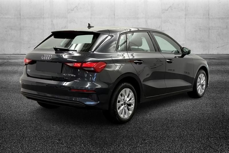 Usata Audi A3 e-tron Design 204 CV (150 kW) 2022 Grigio metallizzato Utilitaria