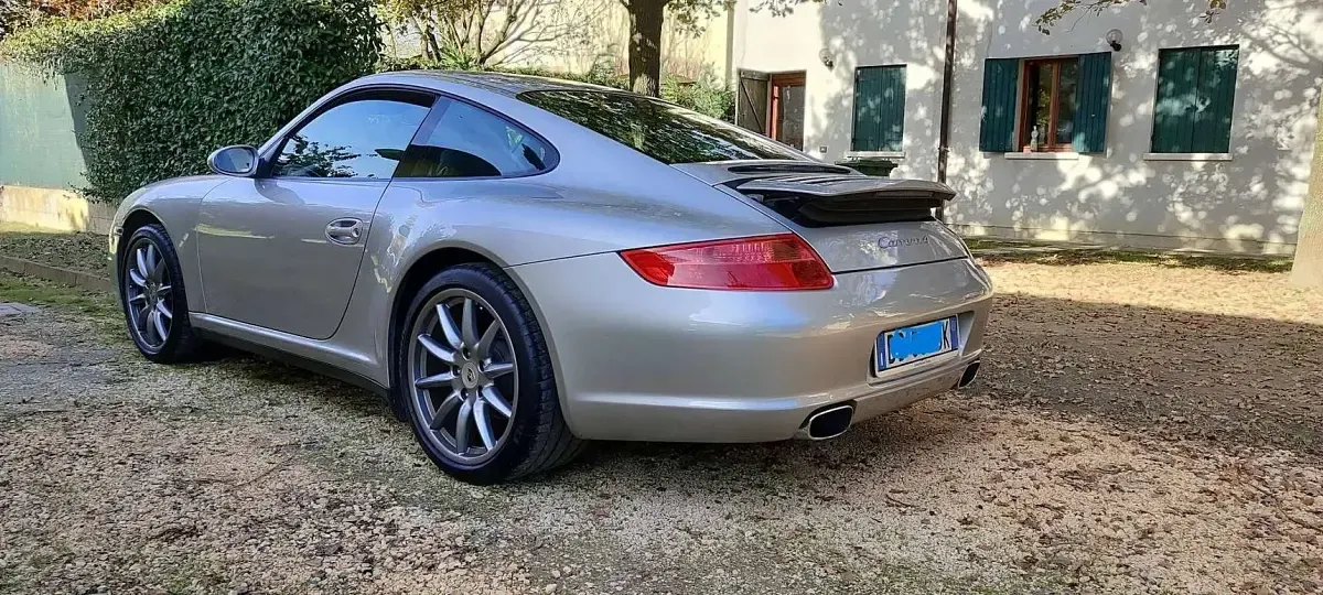 Usata Porsche 911 Carrera 4 325 CV (239 kW) 2006 Grigio Coupé