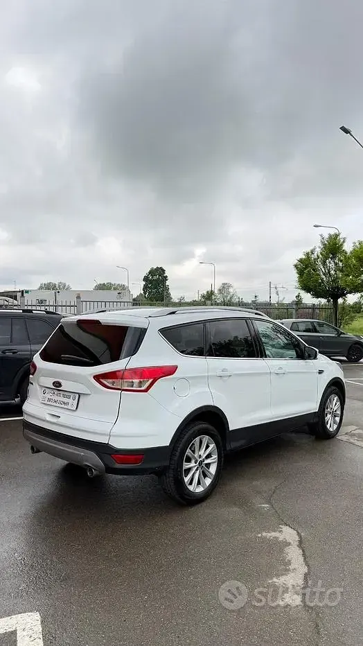 Usata Ford Kuga Titanium 120 CV (88 kW) 2015 Bianco SUV
