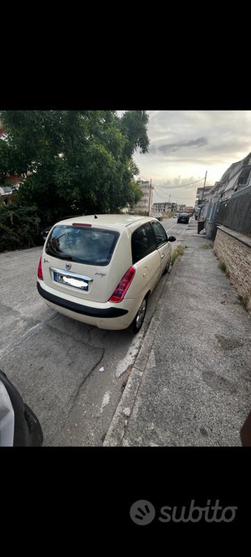 Usata Lancia Ypsilon 2004 Utilitaria