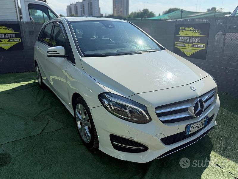Usata Mercedes B180 Premium 109 CV (80 kW) 2016 Bianco Monovolume